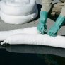 PIG® OIL-ONLY ABSORBENT BOOM BOM405 – FLOATING DESIGN FOR OIL & FUEL SPILLS