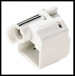 PANDUIT RJ45 PLUG LOCK-IN DEVICE, TEN DEVICES (WHITE) AND ONE TOOL.