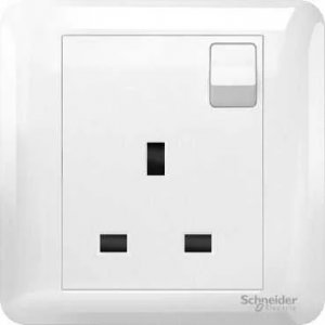 SCHNEIDER AFFLE PLUS 13A SINGLE GANG SWITCHED SOCKET, WHITE